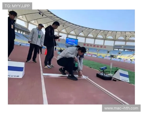 风雨中坚守:全运会垒球决赛裁判员的执裁经历 风雨中坚守:全运会垒球决赛裁判员的执裁经历