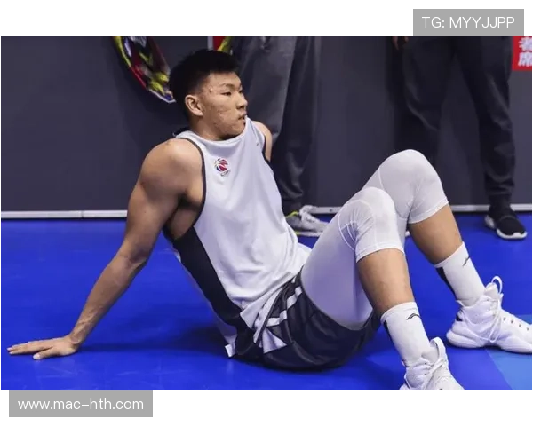 范子铭内线强硬造犯规，北京双塔战术成型